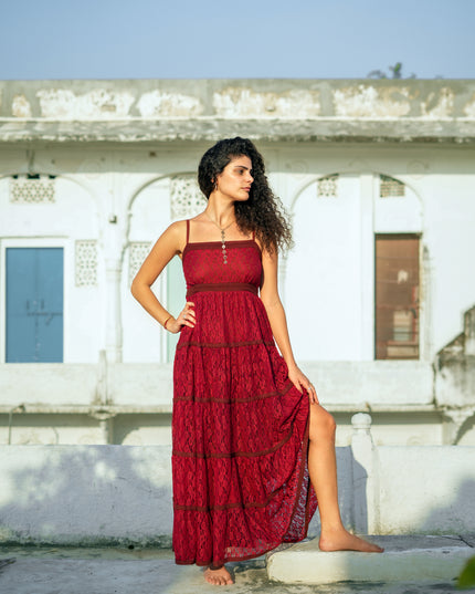 Litha Dress Lang Marroon Rood