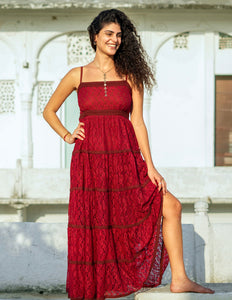 Litha Dress Lang Marroon Rood