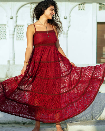 Litha Dress Lang Marroon Rood