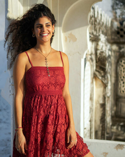 Litha Dress kort marroon rood