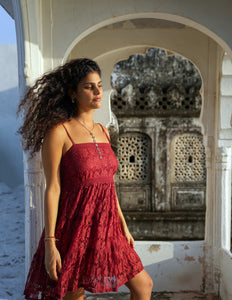Litha Dress kort marroon rood