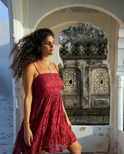 Litha Dress kort marroon rood