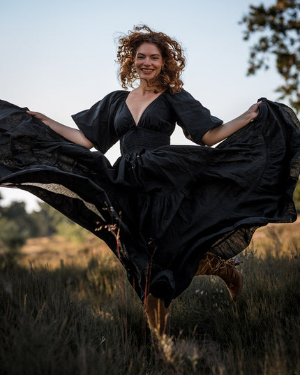 Tara Jurk Lang Zwart