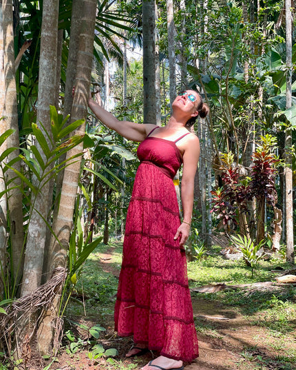 Litha Dress Lang Marroon Rood