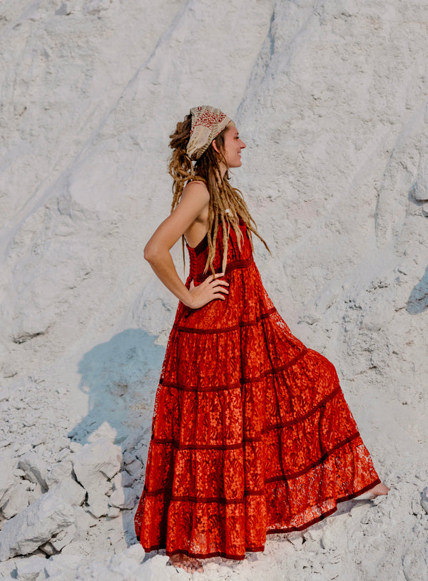 Litha Dress Lang Marroon Rood