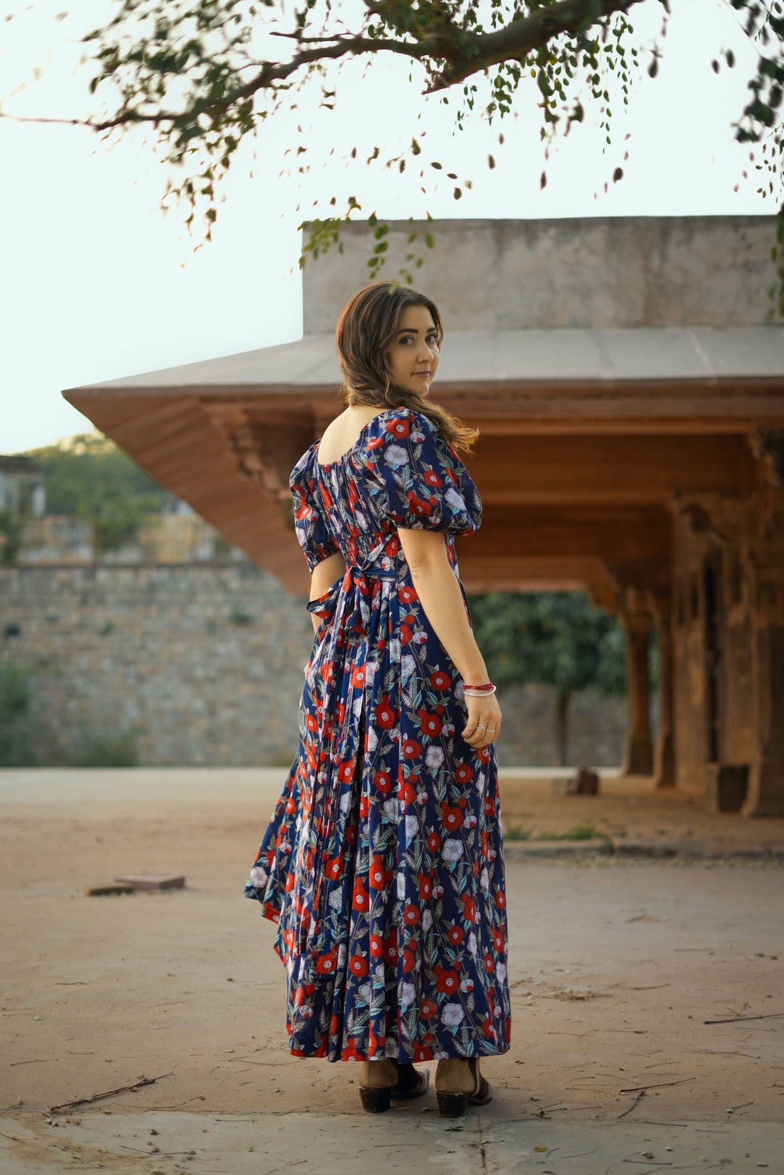 Jurk met U hals zomerjurk | Donkerblauw met bloemen print Jurk met U hals zomerjurk | Donkerblauw met bloemen print