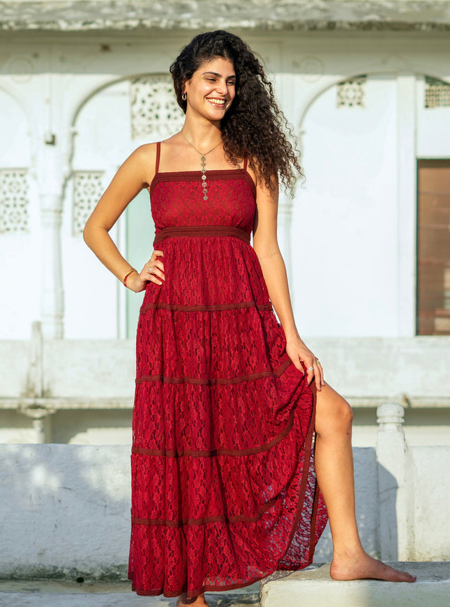 Litha Dress Lang Marroon Rood