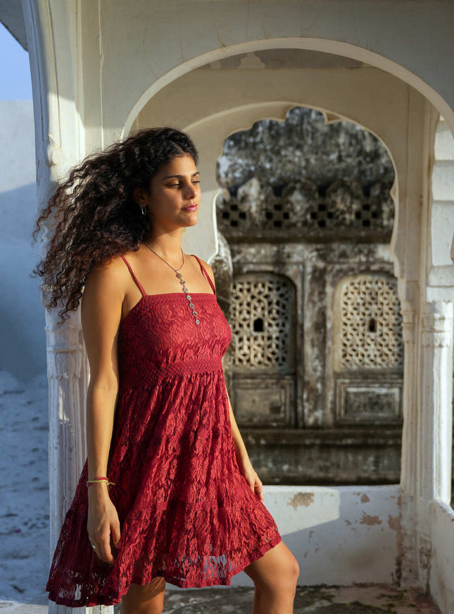 Litha Dress kort marroon rood