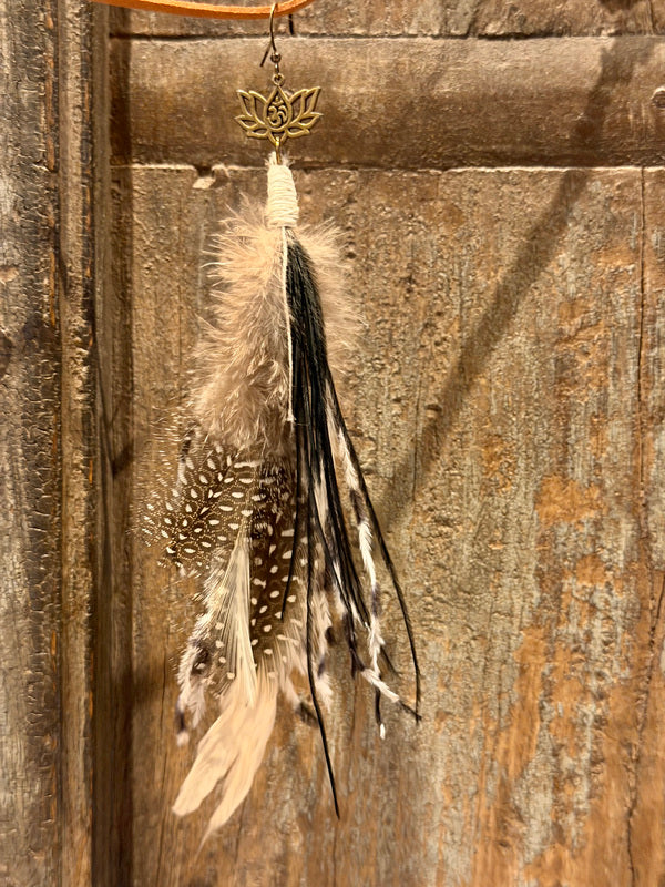 Echte veren oorhanger 4