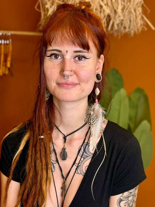 Echte veren oorhanger 1