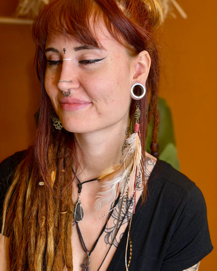 Echte veren oorhanger 10