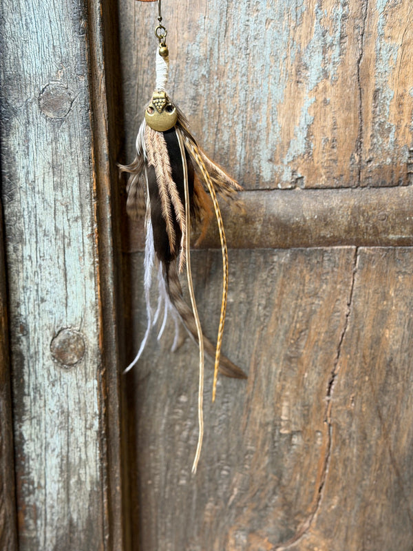 Echte veren oorhanger 13