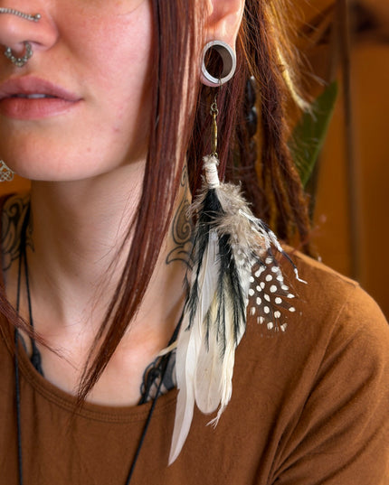 Echte veren oorhanger 16