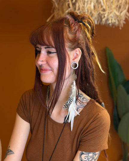 Echte veren oorhanger 16