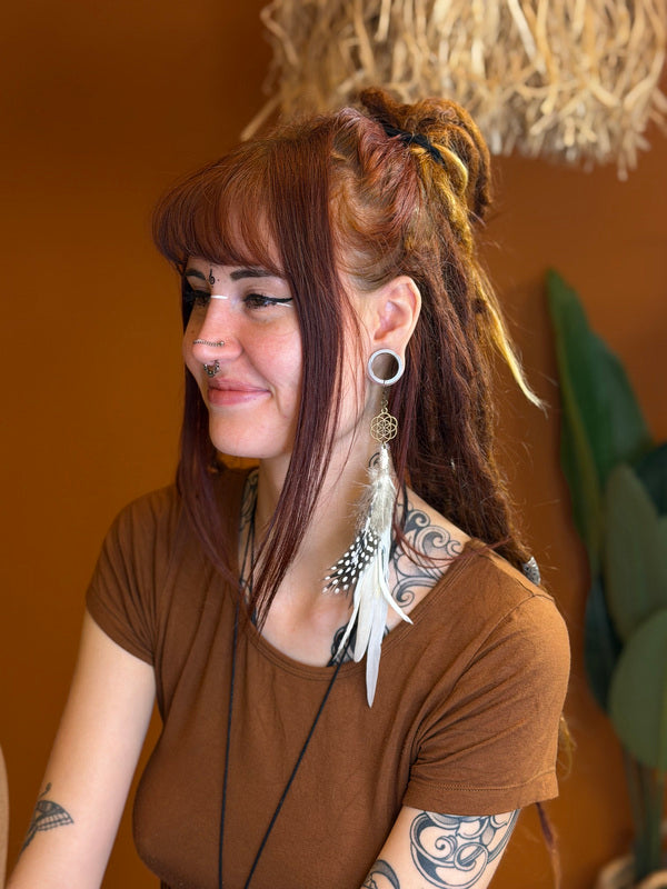 Echte veren oorhanger 16