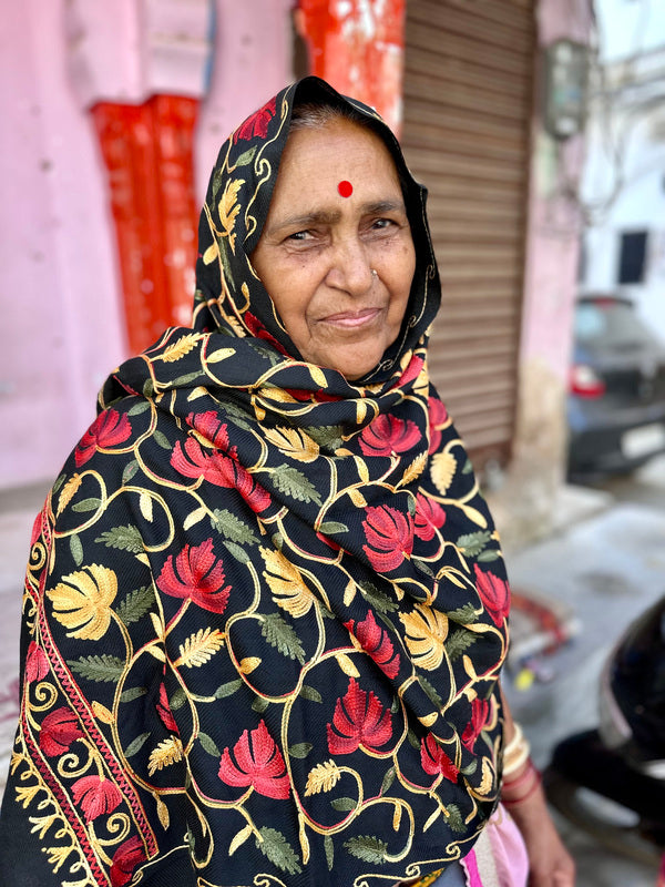 Omslagdoek India Zwart (blaadjes)