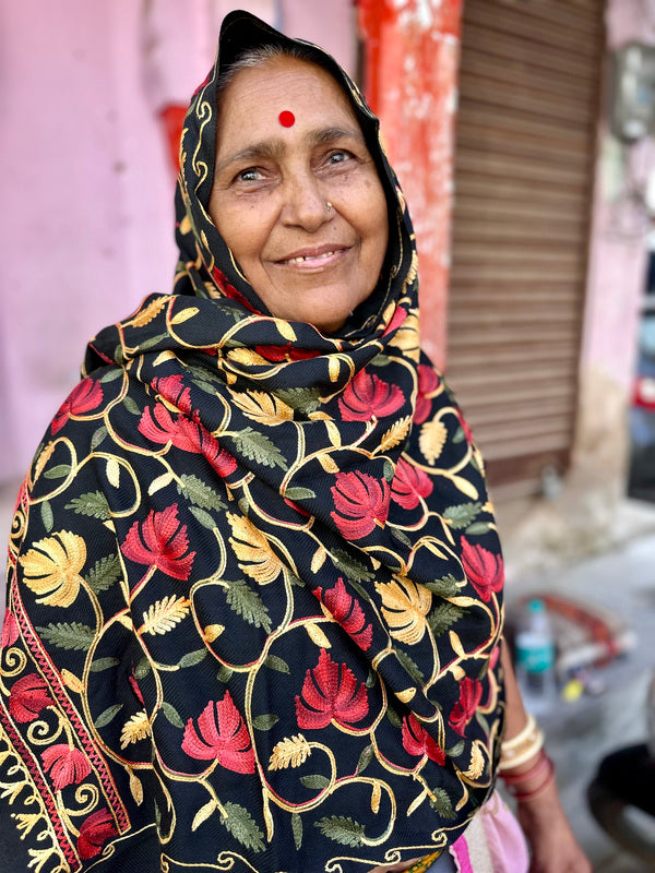 Omslagdoek India Zwart (blaadjes)