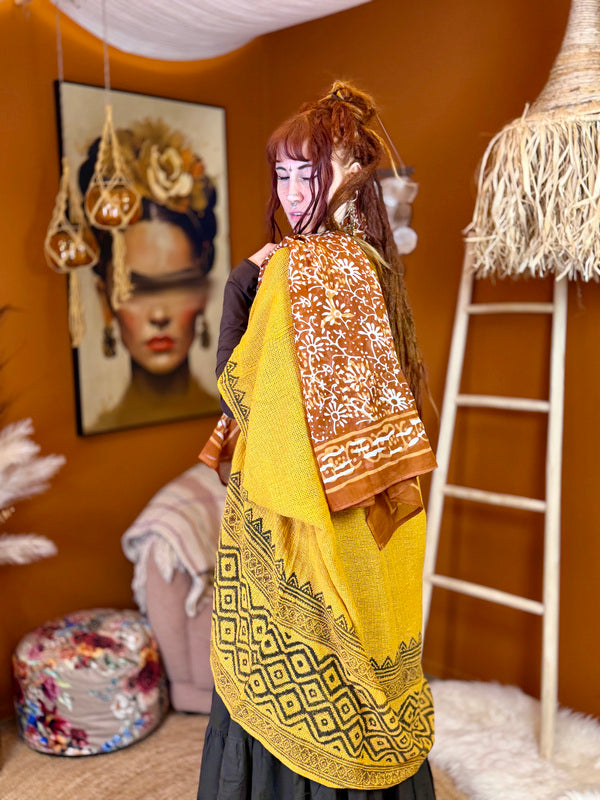 Nomad Chic poncho Okergeel